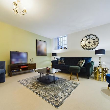 チェルトナムModern Duplex Central Free Parking Wi-Fiアパートメント エクステリア 写真