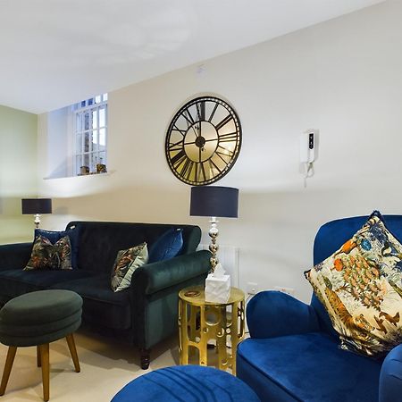 チェルトナムModern Duplex Central Free Parking Wi-Fiアパートメント エクステリア 写真