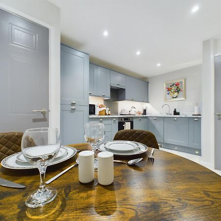 チェルトナムModern Duplex Central Free Parking Wi-Fiアパートメント エクステリア 写真