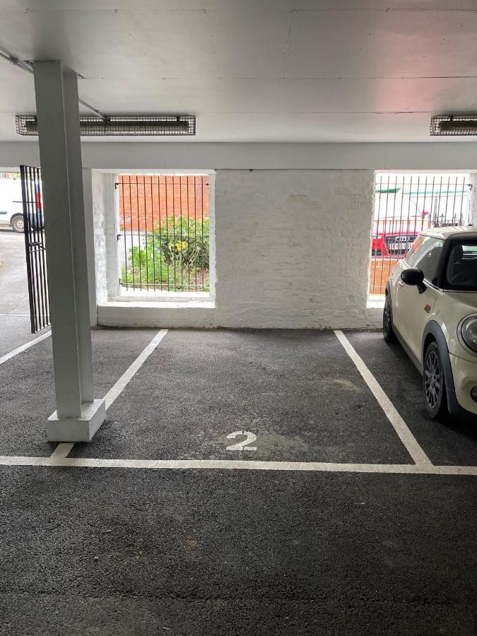 チェルトナムModern Duplex Central Free Parking Wi-Fiアパートメント エクステリア 写真