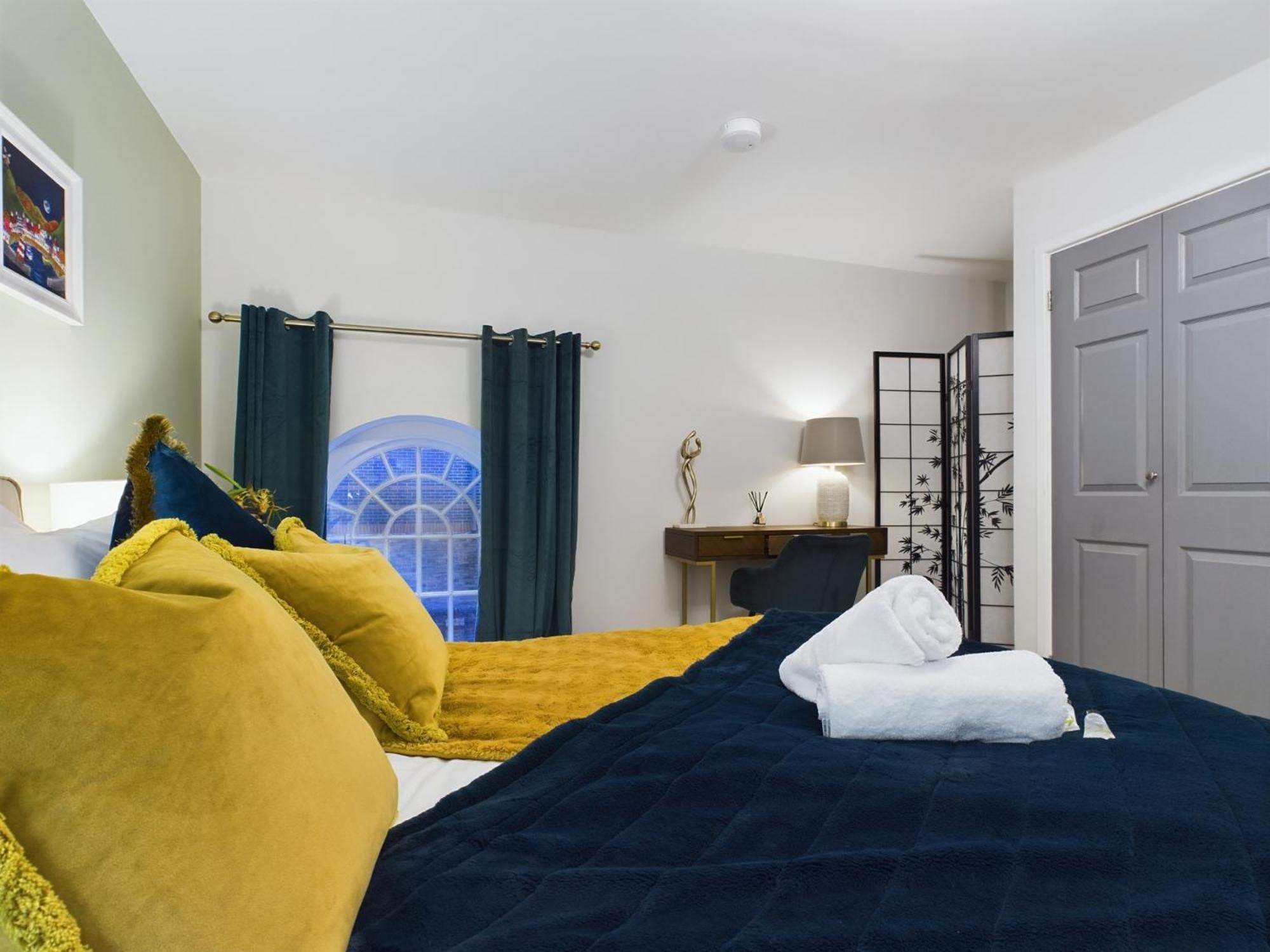 チェルトナムModern Duplex Central Free Parking Wi-Fiアパートメント エクステリア 写真