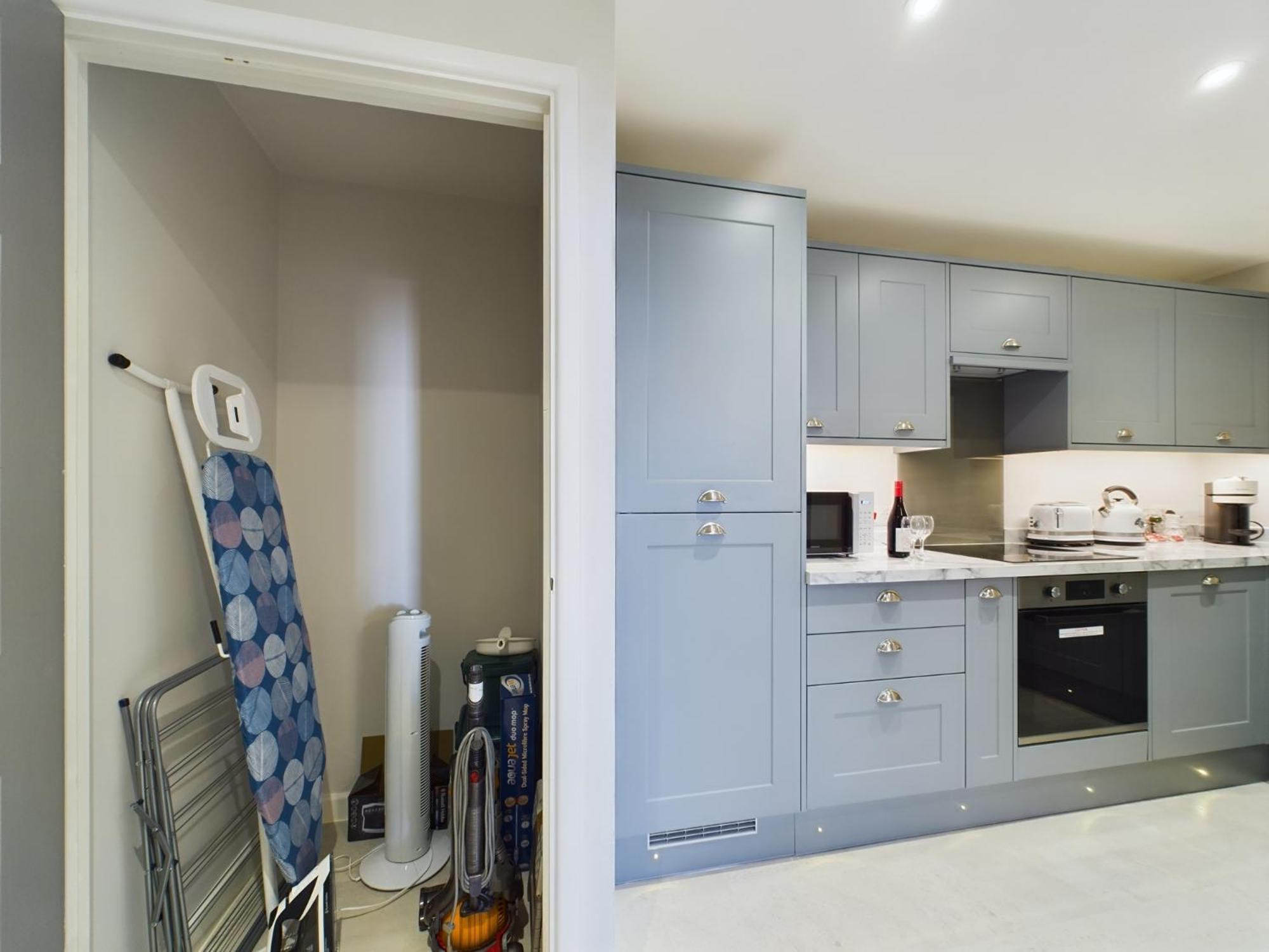 チェルトナムModern Duplex Central Free Parking Wi-Fiアパートメント エクステリア 写真